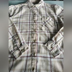 FIELD & STREAM Ladies Button Up Blouse  Size Large Smoke free home